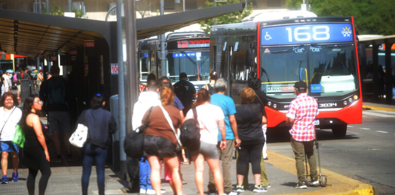 Otro aumento para los colectivos que circulan en el AMBA
