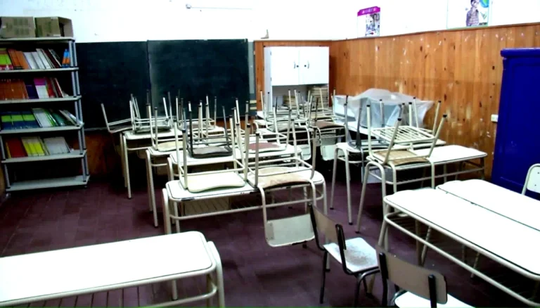 Paro docente y de auxiliares vuelve a afectar las clases en escuelas bonaerenses