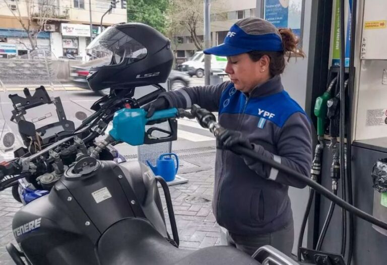 Suben los combustibles en Argentina por la escalada del conflicto en Medio Oriente