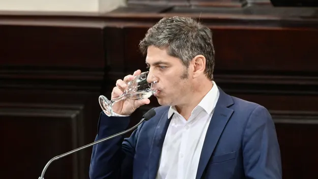 Kicillof se planta ante Milei pero evita defender a Cristina y deja ruido en el peronismo