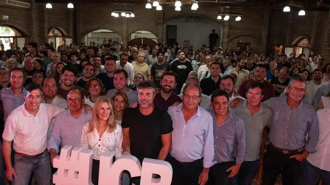 Lousteau pierde pie en la UCR bonaerense y crece la rebelión interna