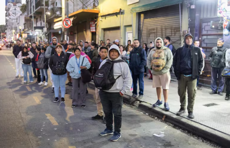 Paro de colectivos en el AMBA: menos unidades, salarios impagos y caos en las calles