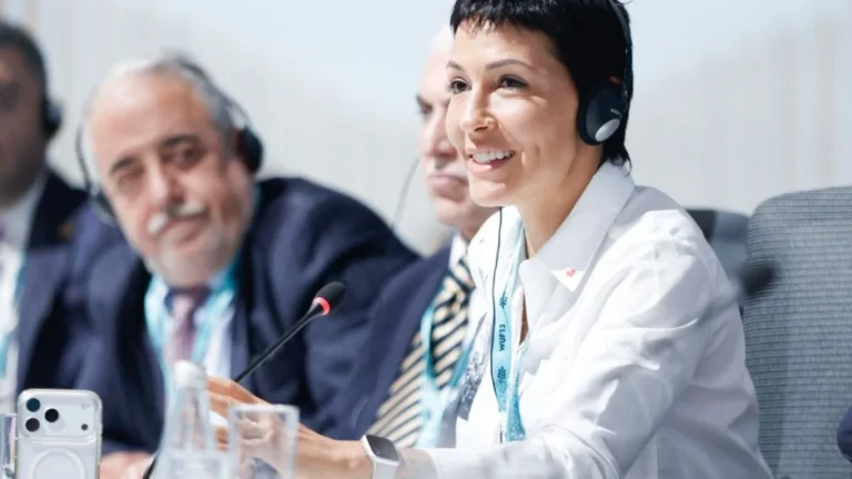 Mayra Mendoza en la búsqueda de financiamiento internacional para una megaobra hídrica paralizada por Nación en Quilmes