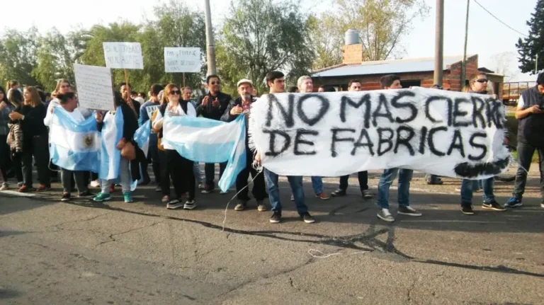 El desempleo golpea a la provincia y crecen las dudas sobre cómo enfrentar la crisis laboral