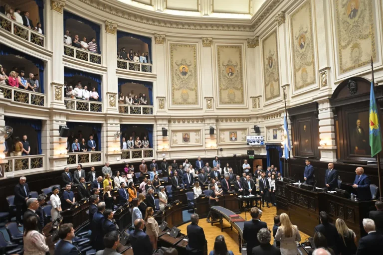 La Libertad Avanza busca bajar la edad para ser concejal, pero choca con la Constitución bonaerense
