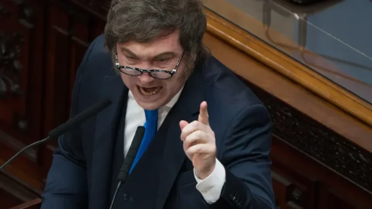 Crece la preocupación en el Gobierno por la fuerte caída de la confianza de los jóvenes en Milei