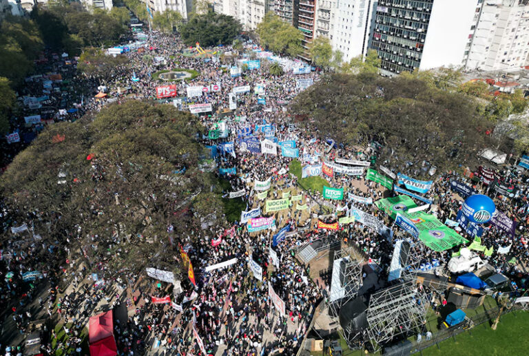 Gremios y organizaciones se movilizan al Congreso contra la ley de propiedad privada