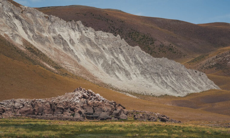 La ley de tierras vuelve a trabarse y el Gobierno no logra ordenar su propia estrategia