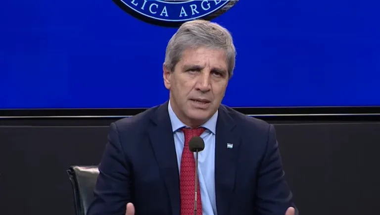 Caputo incluyó beneficios impositivos para concesionarios de rutas en el Presupuesto 2027 y abrió una nueva polémica